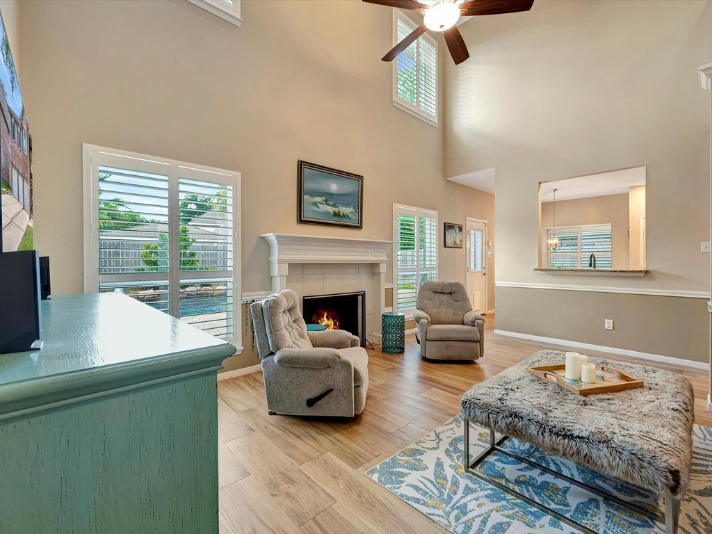 Houston, Texas, 77059, United States, 5 Bedrooms Bedrooms, ,3 BathroomsBathrooms,Residential,Forsale,1889154
