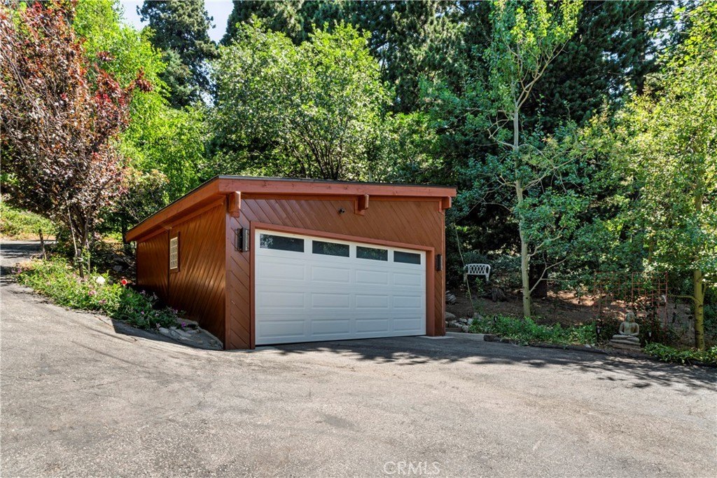 Lake Arrowhead, California, 92385, United States, 2 Bedrooms Bedrooms, ,2.5 BathroomsBathrooms,Residential,Forsale,1908063
