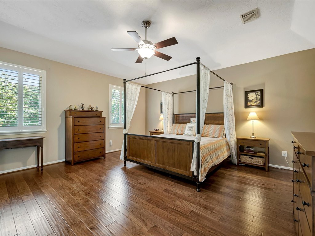 Houston, Texas, 77059, United States, 5 Bedrooms Bedrooms, ,3 BathroomsBathrooms,Residential,Forsale,1889154