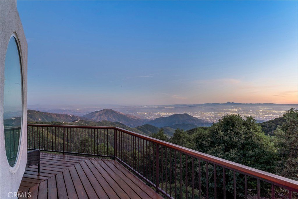 Lake Arrowhead, California, 92385, United States, 2 Bedrooms Bedrooms, ,2.5 BathroomsBathrooms,Residential,Forsale,1908063