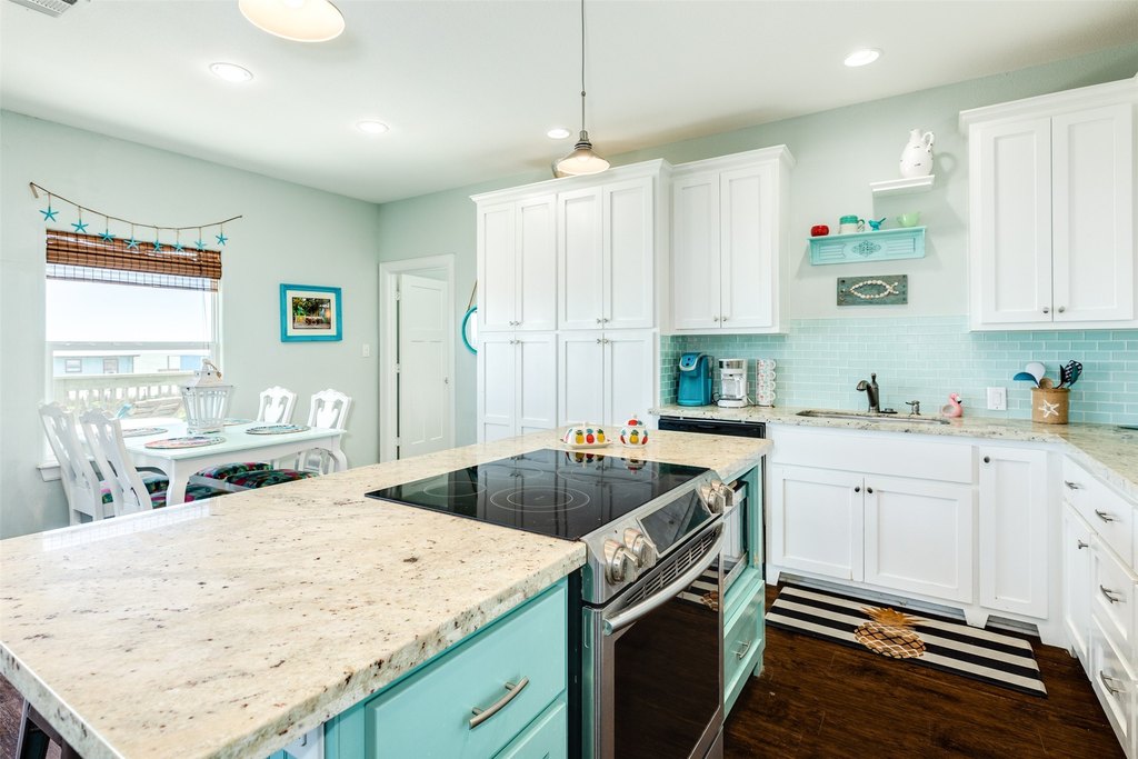 Surfside Beach, Texas, 77541, United States, 5 Bedrooms Bedrooms, ,3 BathroomsBathrooms,Residential,Forsale,1909981