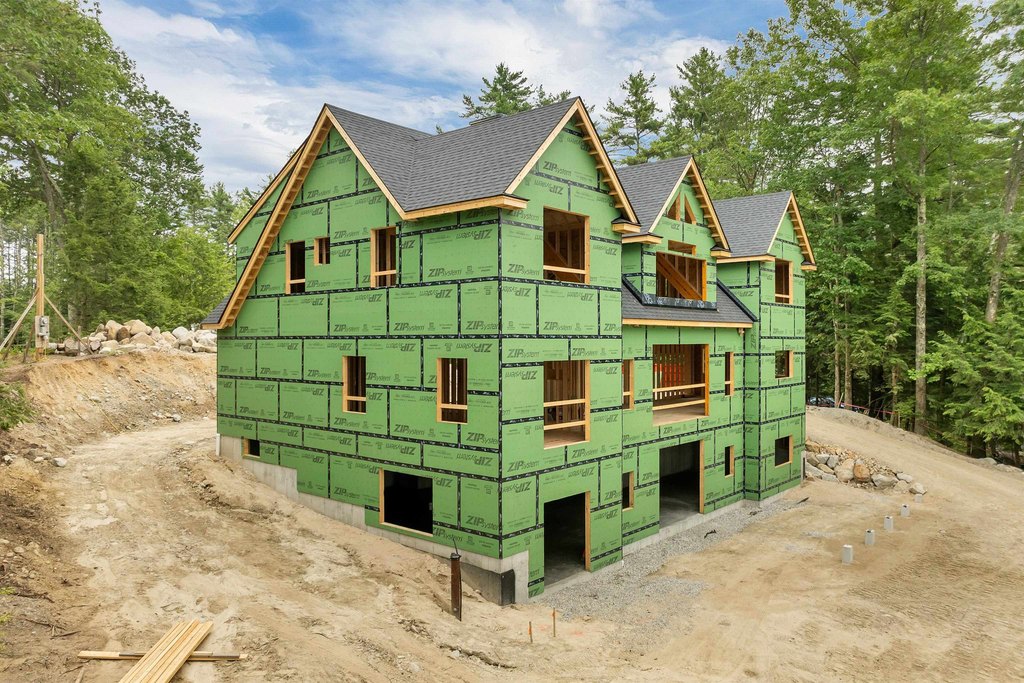 Meredith, New Hampshire, 03253, United States, 6 Bedrooms Bedrooms, ,6.5 BathroomsBathrooms,Residential,Forsale,1893919