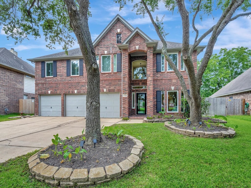 Houston, Texas, 77059, United States, 5 Bedrooms Bedrooms, ,3 BathroomsBathrooms,Residential,Forsale,1889154