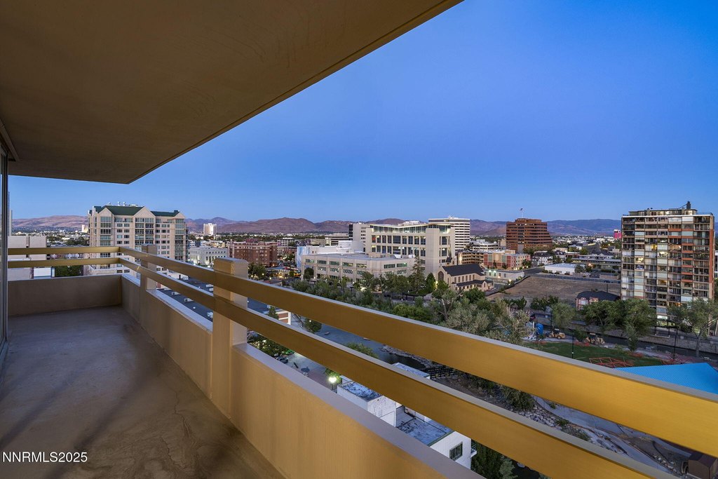Reno, Nevada, 89501, United States, 2 Bedrooms Bedrooms, ,2 BathroomsBathrooms,Residential,Forsale,1910320