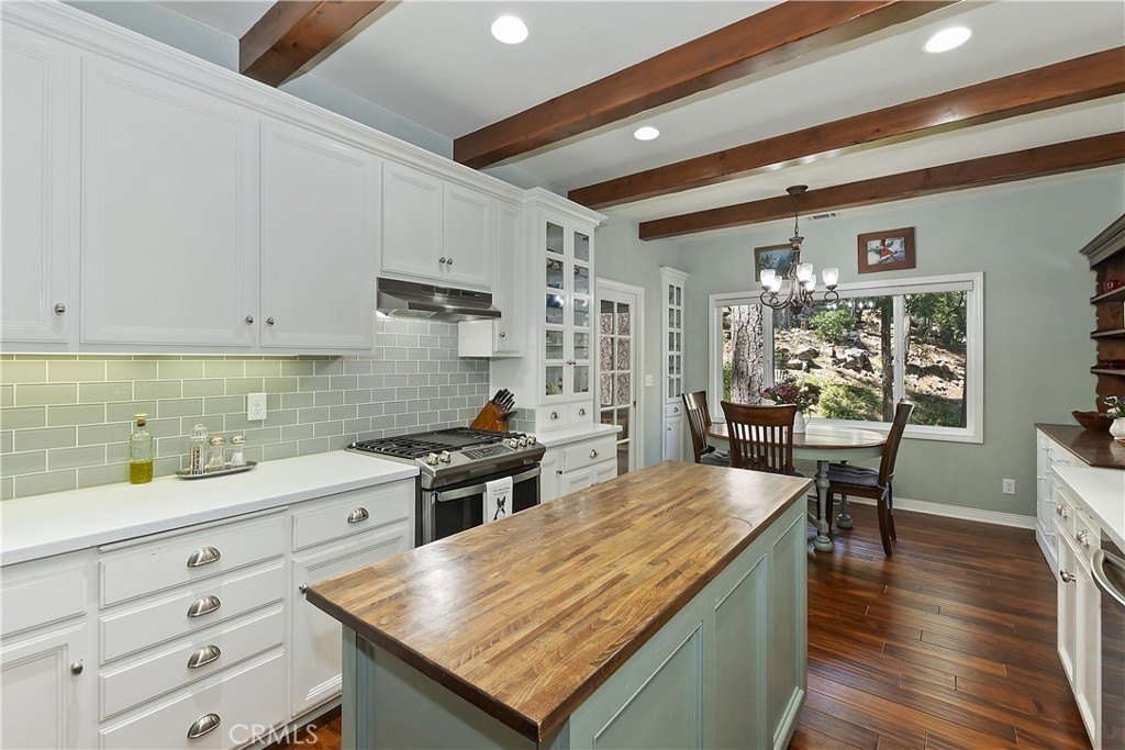 Lake Arrowhead, California, 92352, United States, 3 Bedrooms Bedrooms, ,2 BathroomsBathrooms,Residential,Forsale,1934028