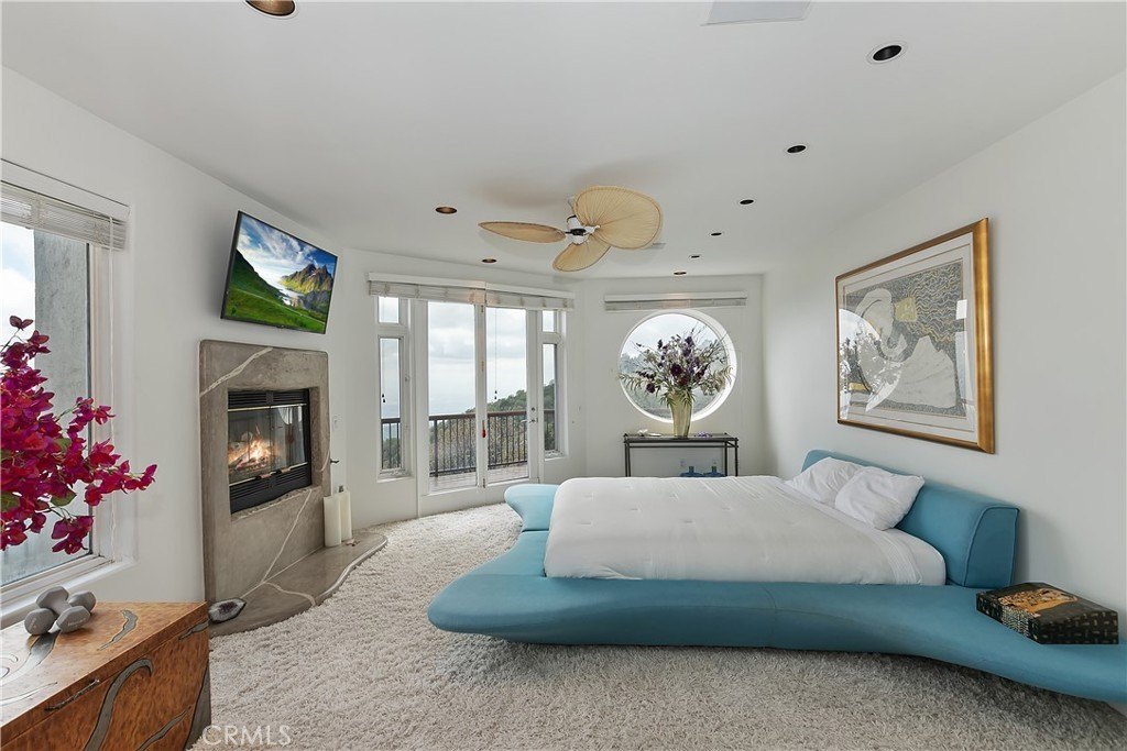 Lake Arrowhead, California, 92385, United States, 2 Bedrooms Bedrooms, ,2.5 BathroomsBathrooms,Residential,Forsale,1908063