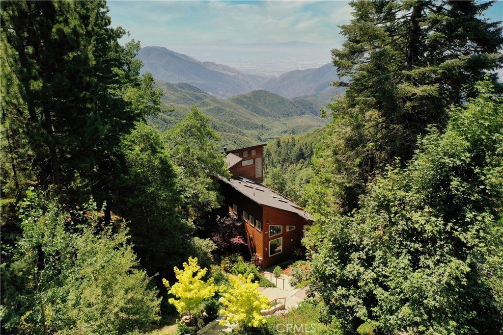 Lake Arrowhead, California, 92385, United States, 2 Bedrooms Bedrooms, ,2.5 BathroomsBathrooms,Residential,Forsale,1908063