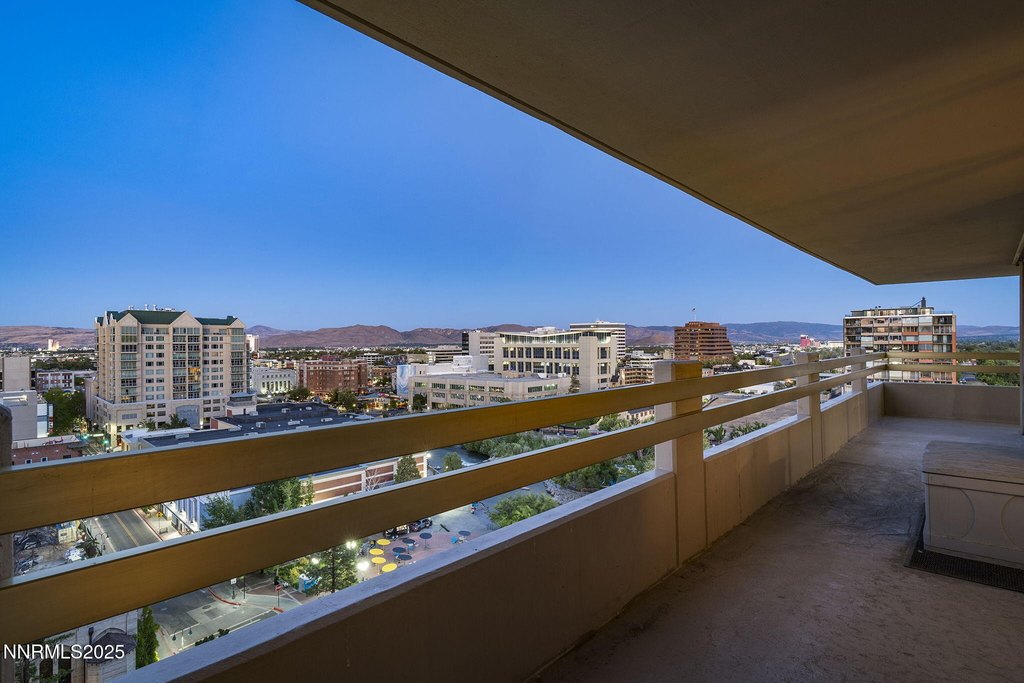 Reno, Nevada, 89501, United States, 2 Bedrooms Bedrooms, ,2 BathroomsBathrooms,Residential,Forsale,1910320