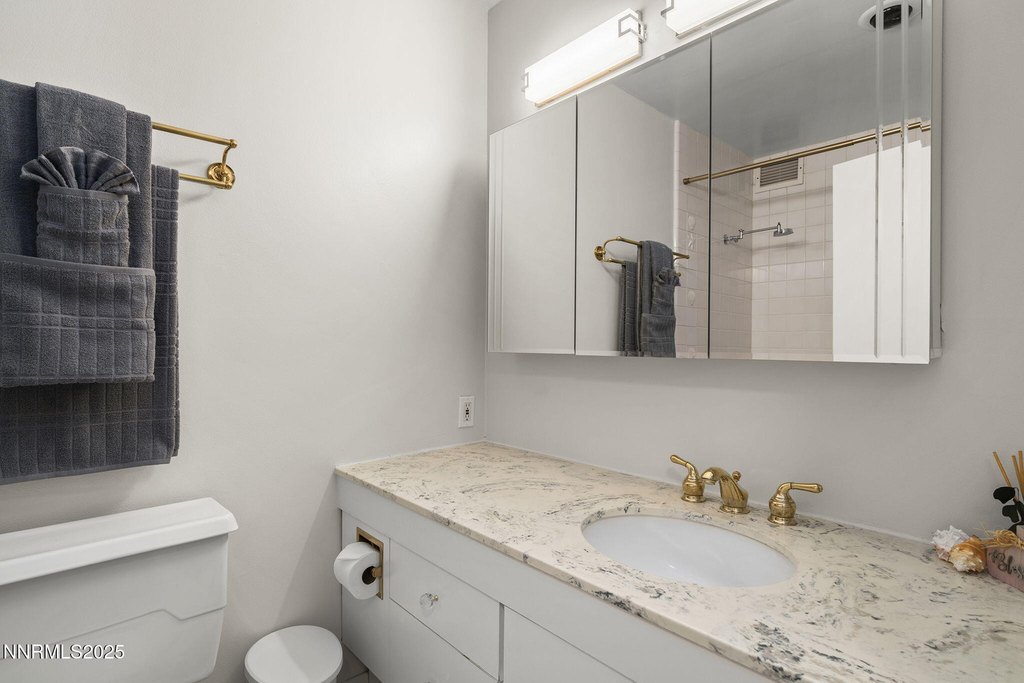 Reno, Nevada, 89501, United States, 2 Bedrooms Bedrooms, ,2 BathroomsBathrooms,Residential,Forsale,1910320