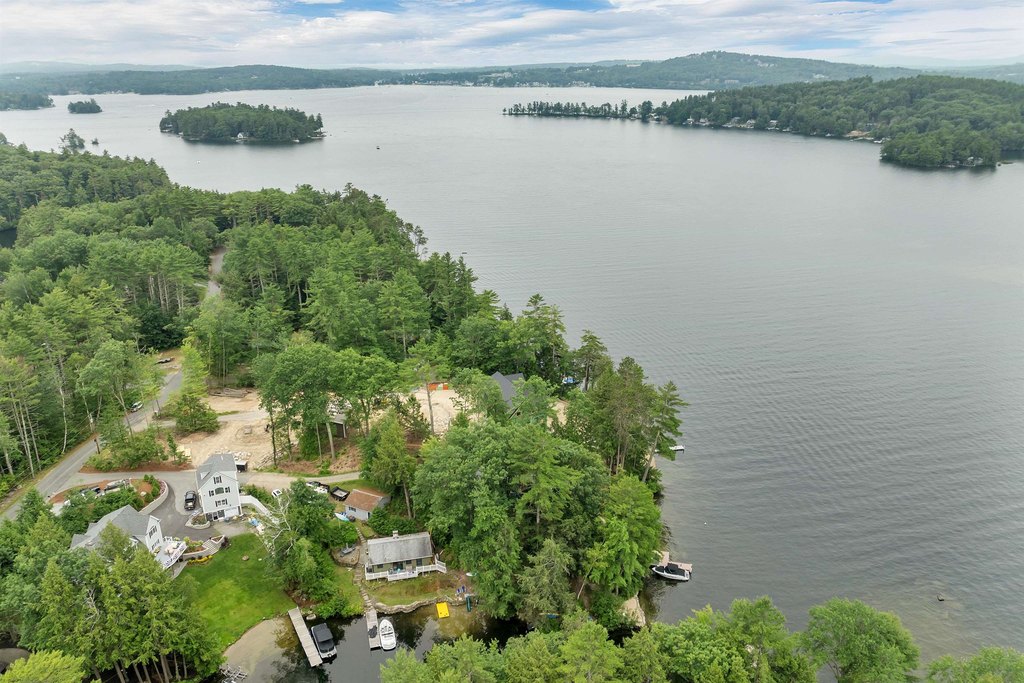 Meredith, New Hampshire, 03253, United States, 6 Bedrooms Bedrooms, ,6.5 BathroomsBathrooms,Residential,Forsale,1893919