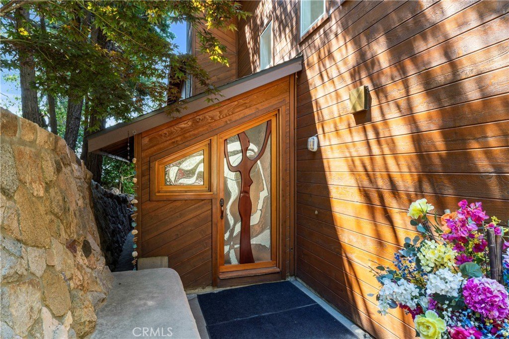 Lake Arrowhead, California, 92385, United States, 2 Bedrooms Bedrooms, ,2.5 BathroomsBathrooms,Residential,Forsale,1908063