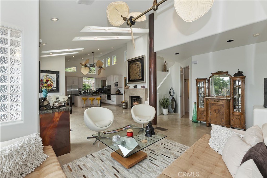 Lake Arrowhead, California, 92385, United States, 2 Bedrooms Bedrooms, ,2.5 BathroomsBathrooms,Residential,Forsale,1908063