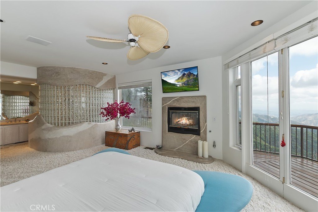 Lake Arrowhead, California, 92385, United States, 2 Bedrooms Bedrooms, ,2.5 BathroomsBathrooms,Residential,Forsale,1908063