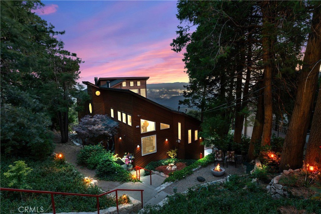 Lake Arrowhead, California, 92385, United States, 2 Bedrooms Bedrooms, ,2.5 BathroomsBathrooms,Residential,Forsale,1908063