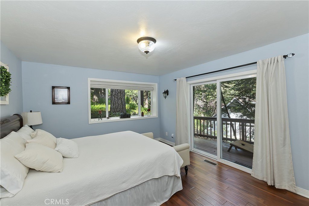Lake Arrowhead, California, 92352, United States, 3 Bedrooms Bedrooms, ,2 BathroomsBathrooms,Residential,Forsale,1934028