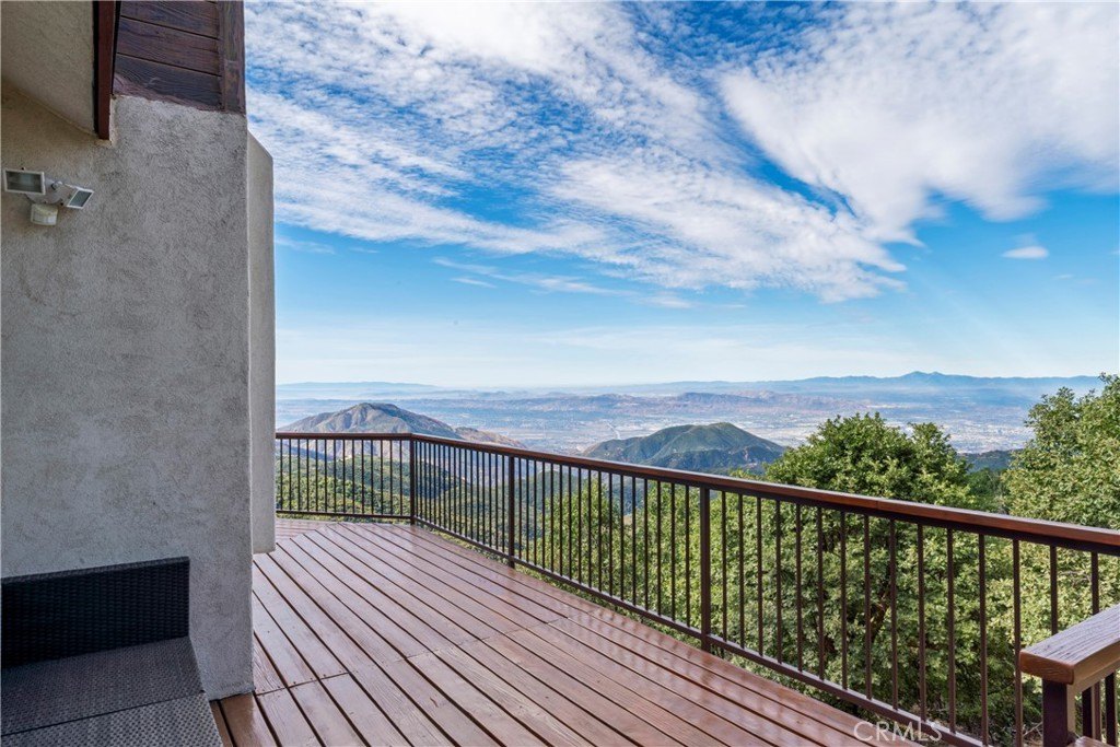 Lake Arrowhead, California, 92385, United States, 2 Bedrooms Bedrooms, ,2.5 BathroomsBathrooms,Residential,Forsale,1908063