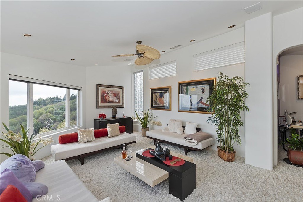 Lake Arrowhead, California, 92385, United States, 2 Bedrooms Bedrooms, ,2.5 BathroomsBathrooms,Residential,Forsale,1908063