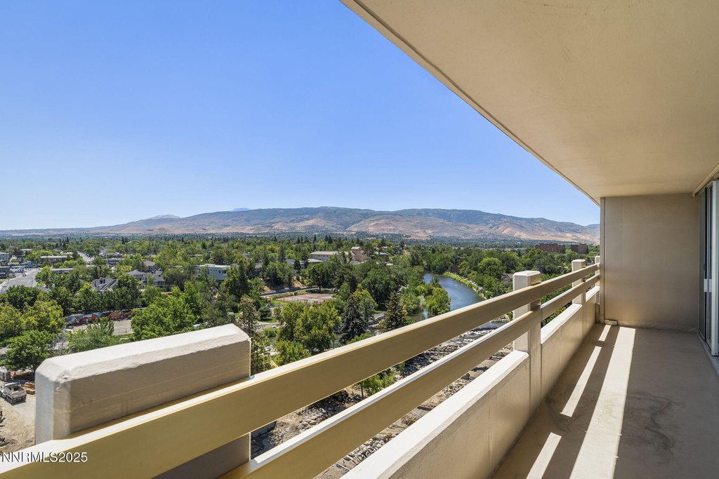 Reno, Nevada, 89501, United States, 2 Bedrooms Bedrooms, ,2 BathroomsBathrooms,Residential,Forsale,1910320