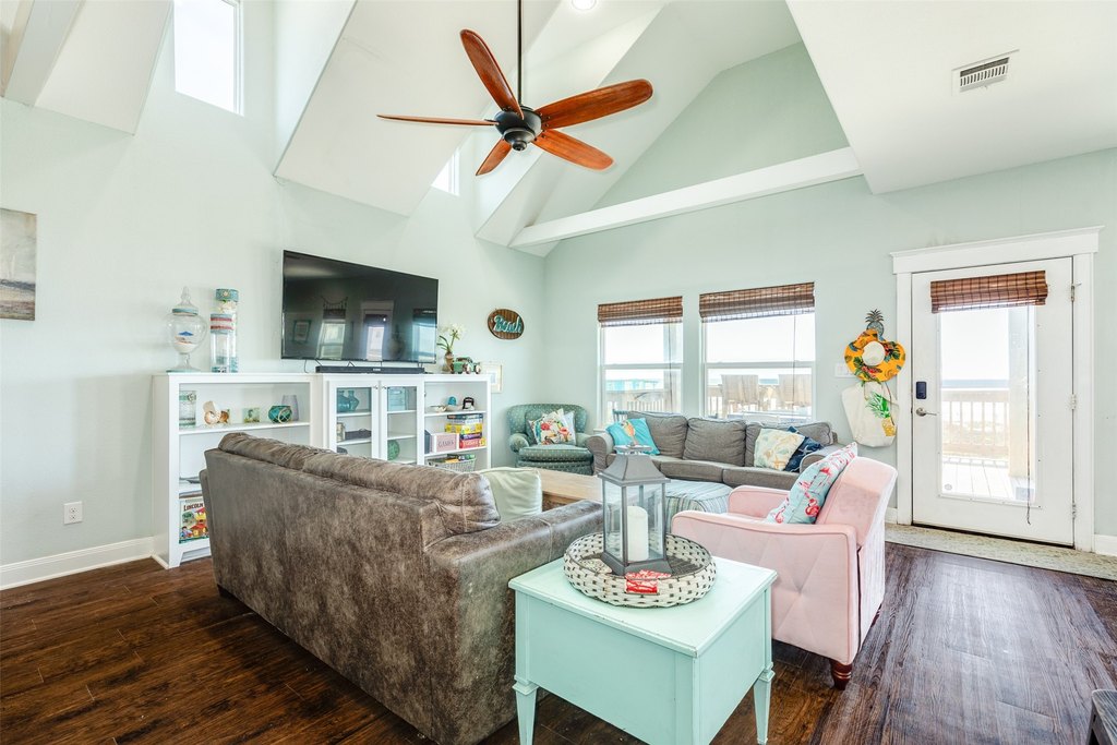 Surfside Beach, Texas, 77541, United States, 5 Bedrooms Bedrooms, ,3 BathroomsBathrooms,Residential,Forsale,1909981