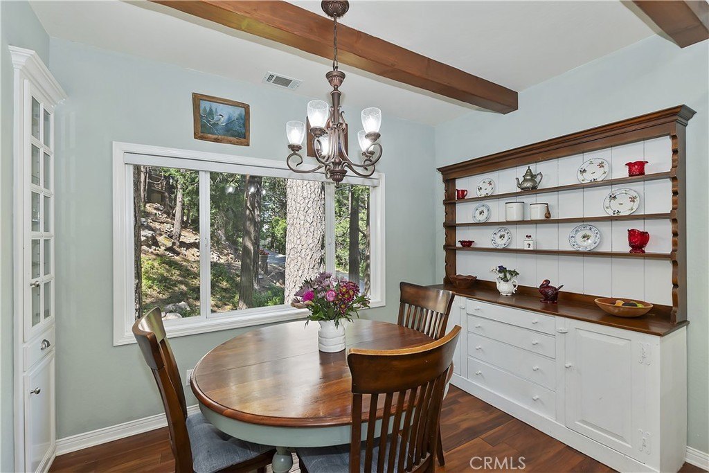 Lake Arrowhead, California, 92352, United States, 3 Bedrooms Bedrooms, ,2 BathroomsBathrooms,Residential,Forsale,1934028
