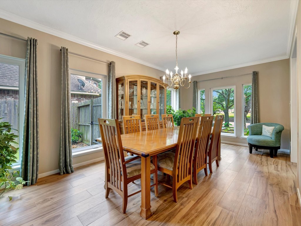 Houston, Texas, 77059, United States, 5 Bedrooms Bedrooms, ,3 BathroomsBathrooms,Residential,Forsale,1889154
