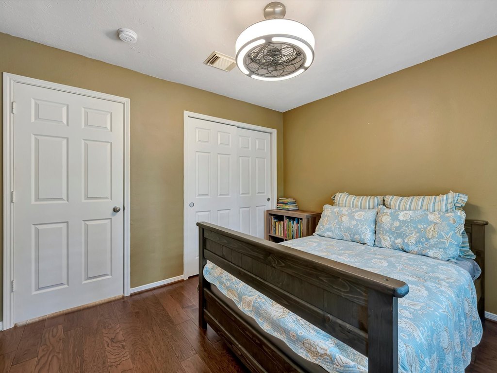 Houston, Texas, 77059, United States, 5 Bedrooms Bedrooms, ,3 BathroomsBathrooms,Residential,Forsale,1889154