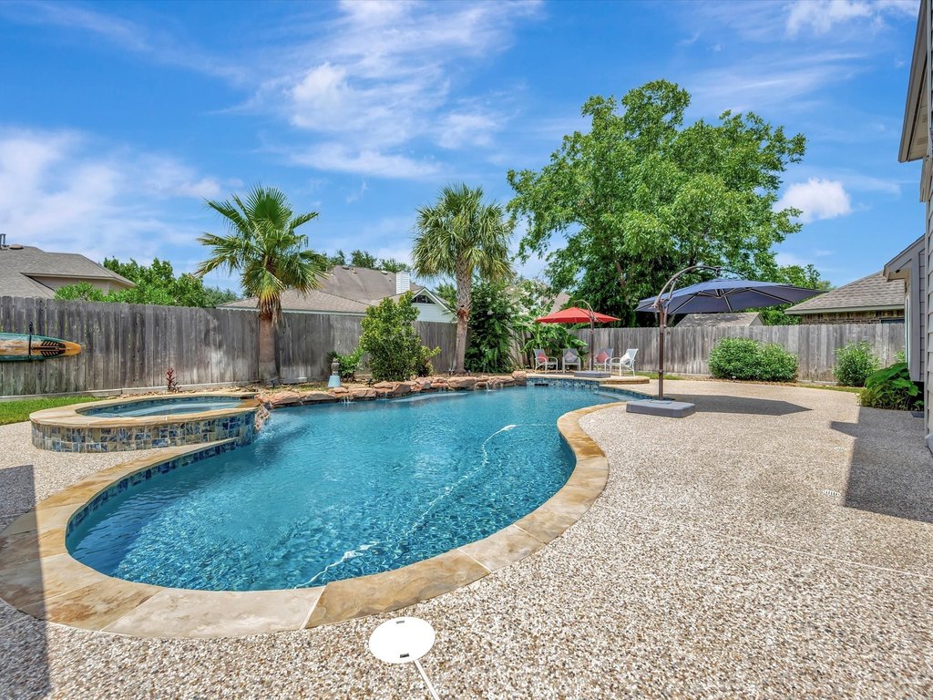 Houston, Texas, 77059, United States, 5 Bedrooms Bedrooms, ,3 BathroomsBathrooms,Residential,Forsale,1889154