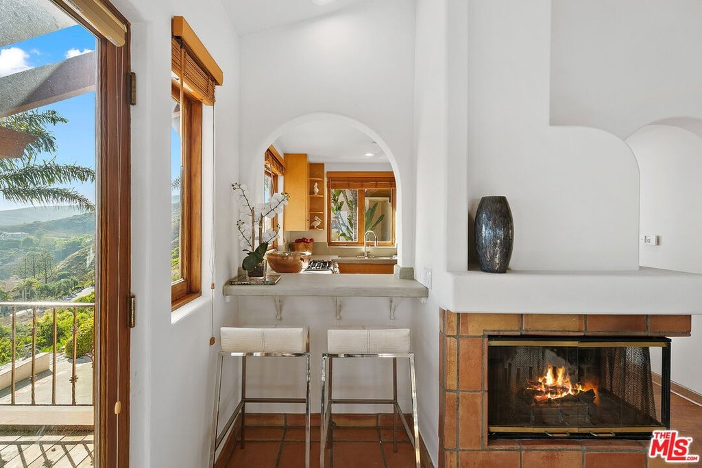 Malibu, California, 90265, United States, 6 Bedrooms Bedrooms, ,6 BathroomsBathrooms,Residential,Forsale,1904935