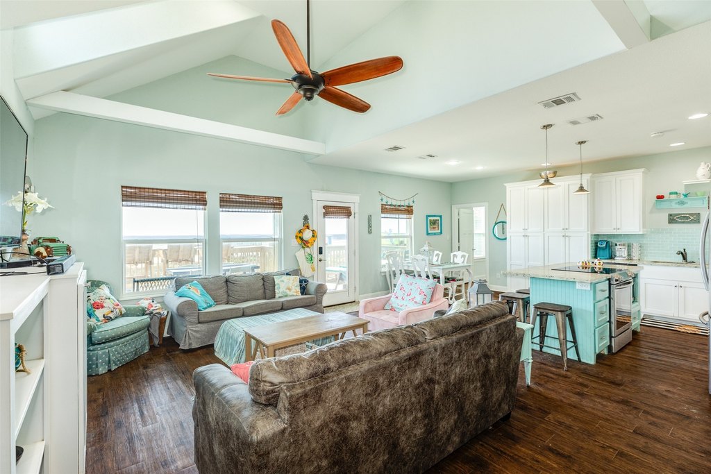 Surfside Beach, Texas, 77541, United States, 5 Bedrooms Bedrooms, ,3 BathroomsBathrooms,Residential,Forsale,1909981