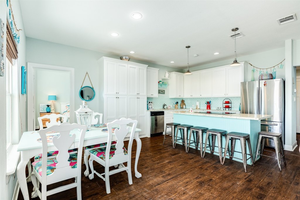 Surfside Beach, Texas, 77541, United States, 5 Bedrooms Bedrooms, ,3 BathroomsBathrooms,Residential,Forsale,1909981