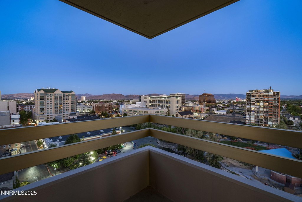 Reno, Nevada, 89501, United States, 2 Bedrooms Bedrooms, ,2 BathroomsBathrooms,Residential,Forsale,1910320