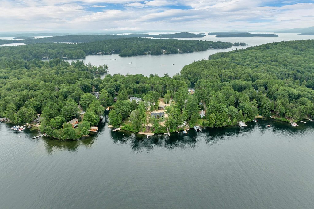 Meredith, New Hampshire, 03253, United States, 6 Bedrooms Bedrooms, ,6.5 BathroomsBathrooms,Residential,Forsale,1893919