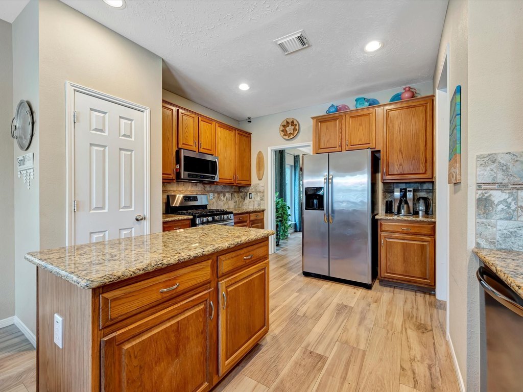 Houston, Texas, 77059, United States, 5 Bedrooms Bedrooms, ,3 BathroomsBathrooms,Residential,Forsale,1889154