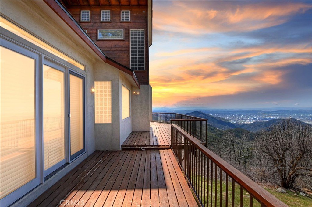 Lake Arrowhead, California, 92385, United States, 2 Bedrooms Bedrooms, ,2.5 BathroomsBathrooms,Residential,Forsale,1908063