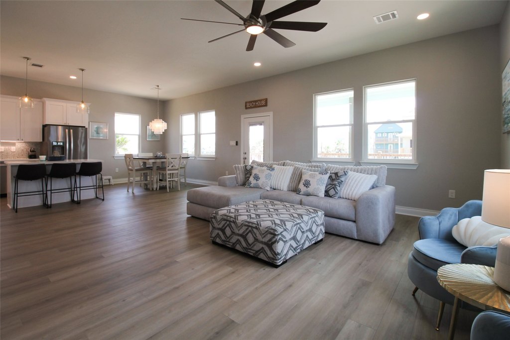 Freeport, Texas, 77541, United States, 3 Bedrooms Bedrooms, ,2.5 BathroomsBathrooms,Residential,Forsale,1909982