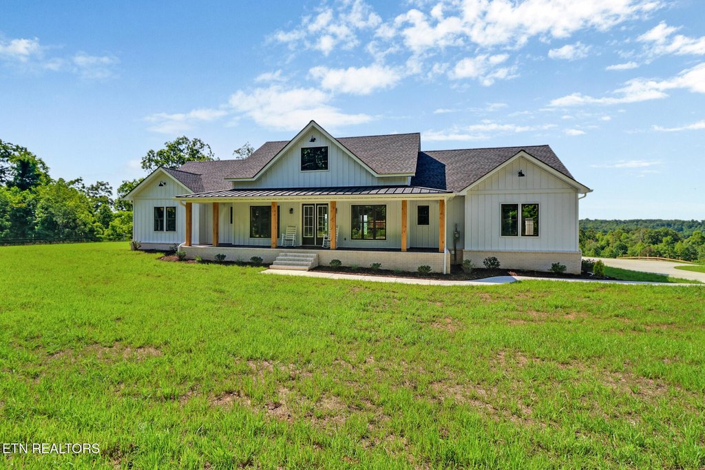 Monterey, Tennessee, 38574, United States, 3 Bedrooms Bedrooms, ,2.5 BathroomsBathrooms,Residential,Forsale,1907869