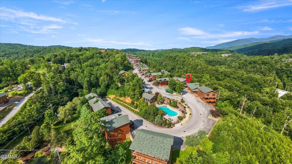 Gatlinburg, Tennessee, 37738, United States, 2 Bedrooms Bedrooms, ,2 BathroomsBathrooms,Residential,Forsale,1910221