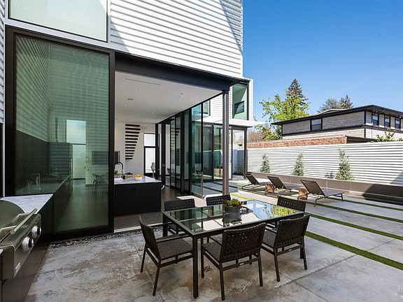 Healdsburg, California, 95448, United States, 3 Bedrooms Bedrooms, ,3 BathroomsBathrooms,Residential,Forsale,1918895