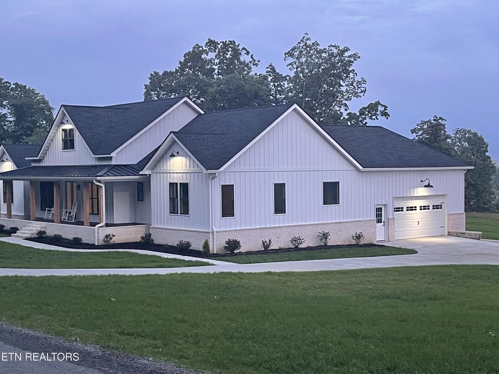 Monterey, Tennessee, 38574, United States, 3 Bedrooms Bedrooms, ,2.5 BathroomsBathrooms,Residential,Forsale,1907869
