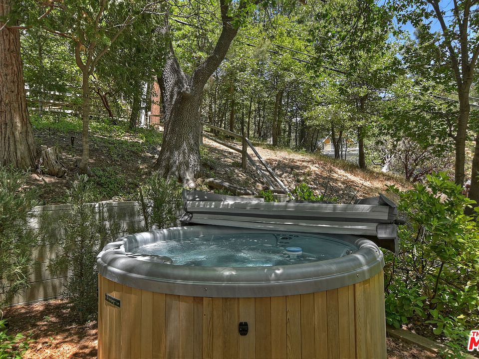 Lake Arrowhead, California, 92352, United States, 3 Bedrooms Bedrooms, ,3 BathroomsBathrooms,Residential,Forsale,1908082