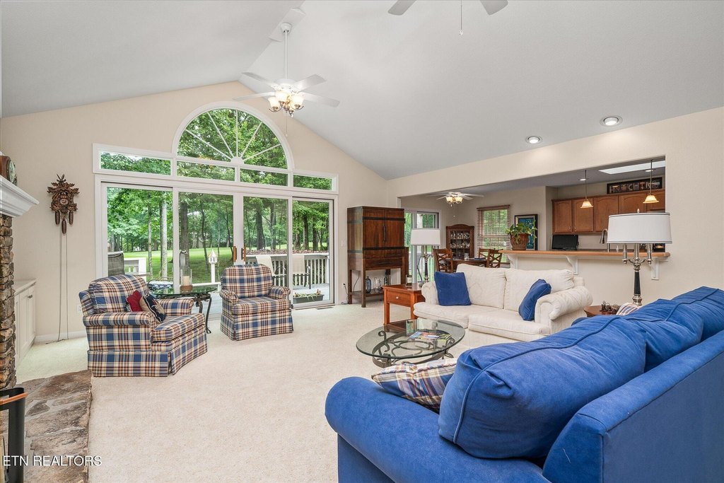 Crossville, Tennessee, 38558, United States, 3 Bedrooms Bedrooms, ,2 BathroomsBathrooms,Residential,Forsale,1907857