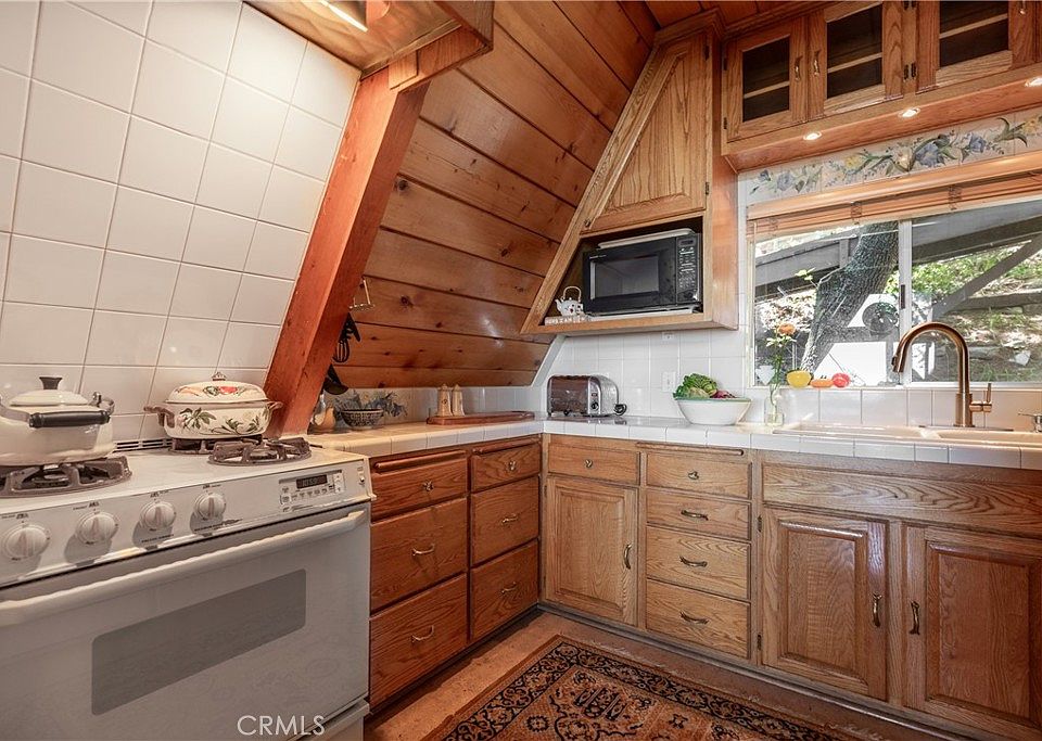 Crestline, California, 92325, United States, 3 Bedrooms Bedrooms, ,3 BathroomsBathrooms,Residential,Forsale,1908075
