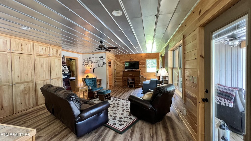 Jamestown, Tennessee, 38556, United States, 3 Bedrooms Bedrooms, ,3 BathroomsBathrooms,Residential,Forsale,1905422