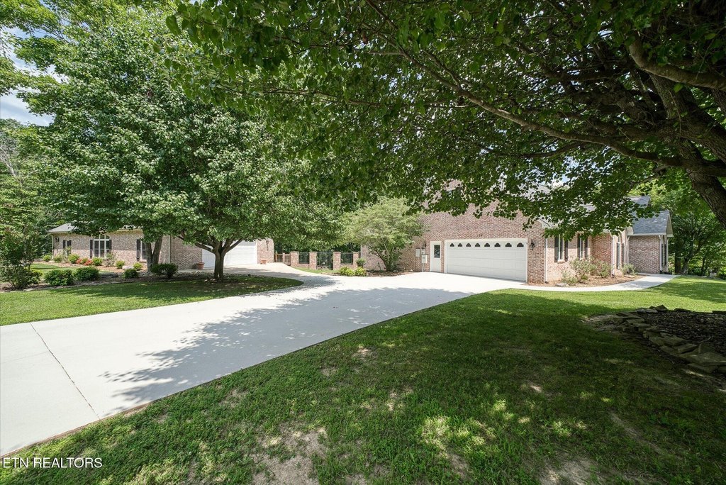 Crossville, Tennessee, 38558, United States, 3 Bedrooms Bedrooms, ,2 BathroomsBathrooms,Residential,Forsale,1907861
