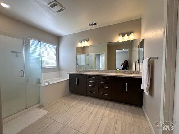 Rohnert Park, California, 94928, United States, 4 Bedrooms Bedrooms, ,3 BathroomsBathrooms,Residential,Forsale,1934046