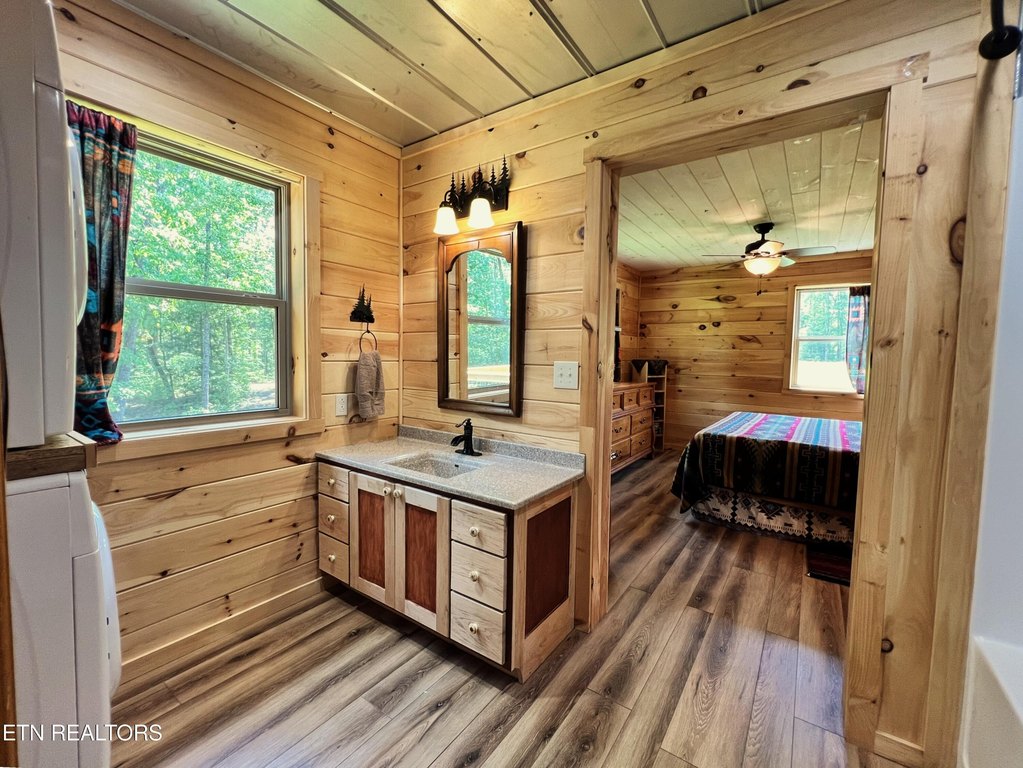 Jamestown, Tennessee, 38556, United States, 3 Bedrooms Bedrooms, ,3 BathroomsBathrooms,Residential,Forsale,1905422