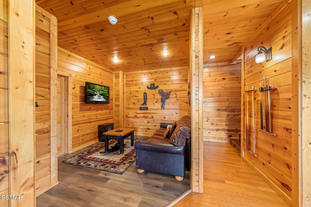 Gatlinburg, Tennessee, 37738, United States, 2 Bedrooms Bedrooms, ,2 BathroomsBathrooms,Residential,Forsale,1910221