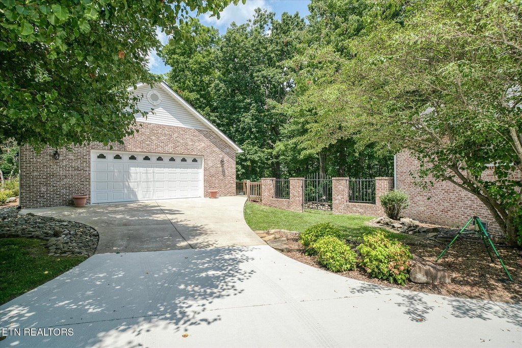 Crossville, Tennessee, 38558, United States, 3 Bedrooms Bedrooms, ,2 BathroomsBathrooms,Residential,Forsale,1907861