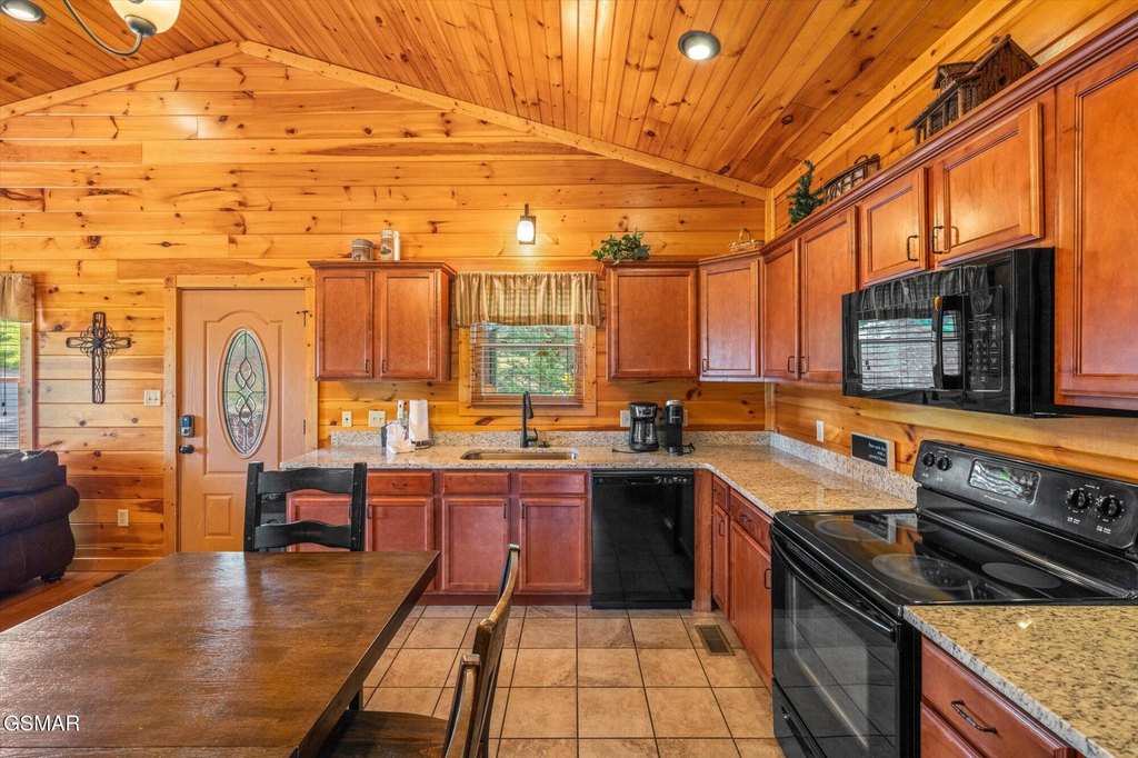 Gatlinburg, Tennessee, 37738, United States, 2 Bedrooms Bedrooms, ,2 BathroomsBathrooms,Residential,Forsale,1910221