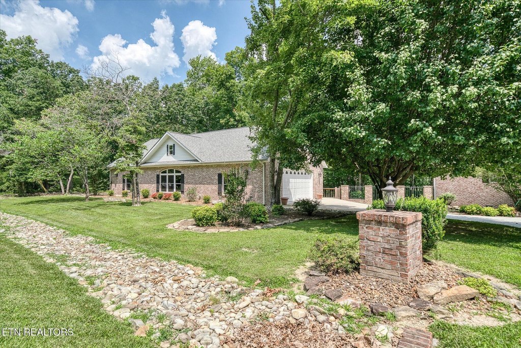 Crossville, Tennessee, 38558, United States, 3 Bedrooms Bedrooms, ,2 BathroomsBathrooms,Residential,Forsale,1907861